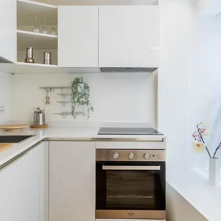 Altido Chic Apartment For 2 In The Centre Of Milan